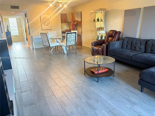 3 of 20 - 16471 Blatt Boulevard #203, Weston, FL