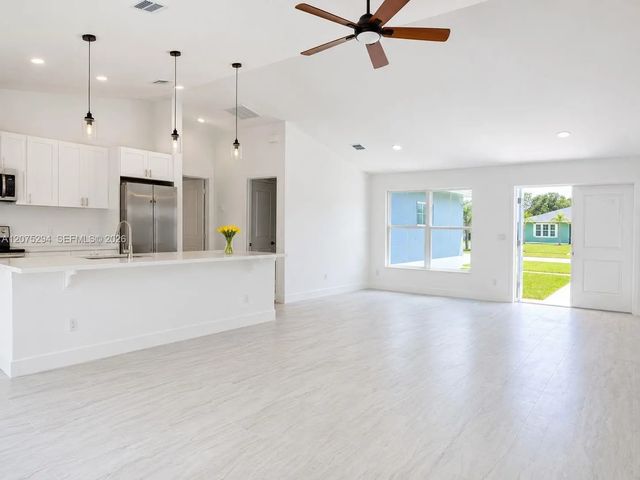 4 of 18 - 9165 100th Court, Vero Beach, FL