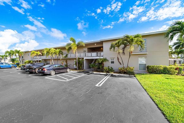 315 Circle Drive S #201, Boynton Beach