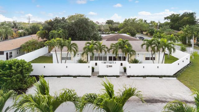 2 of 40 - 2000 Ne 17th Court #1-2, Fort Lauderdale, FL