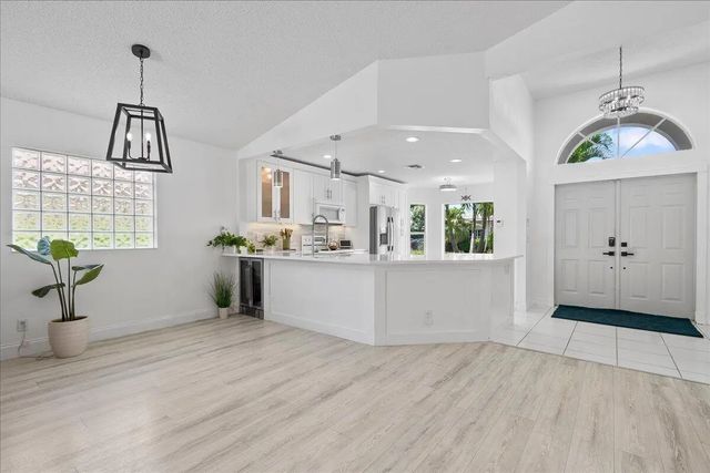 4 of 29 - 1820 S Club Drive, Wellington, FL