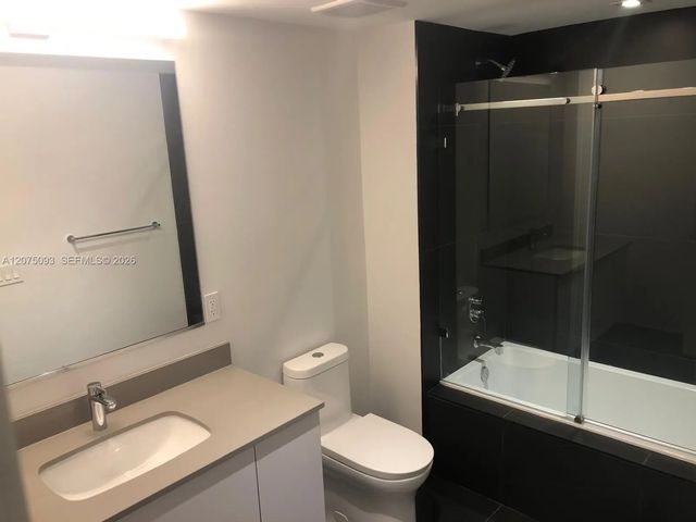 4 of 70 - 1600 Ne 1st Avenue #1102, Miami, FL