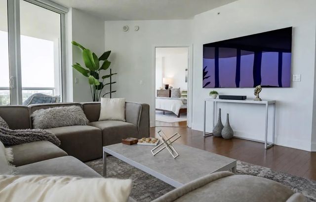 2 of 33 - 111 Se 8th Avenue #1402, Fort Lauderdale, FL