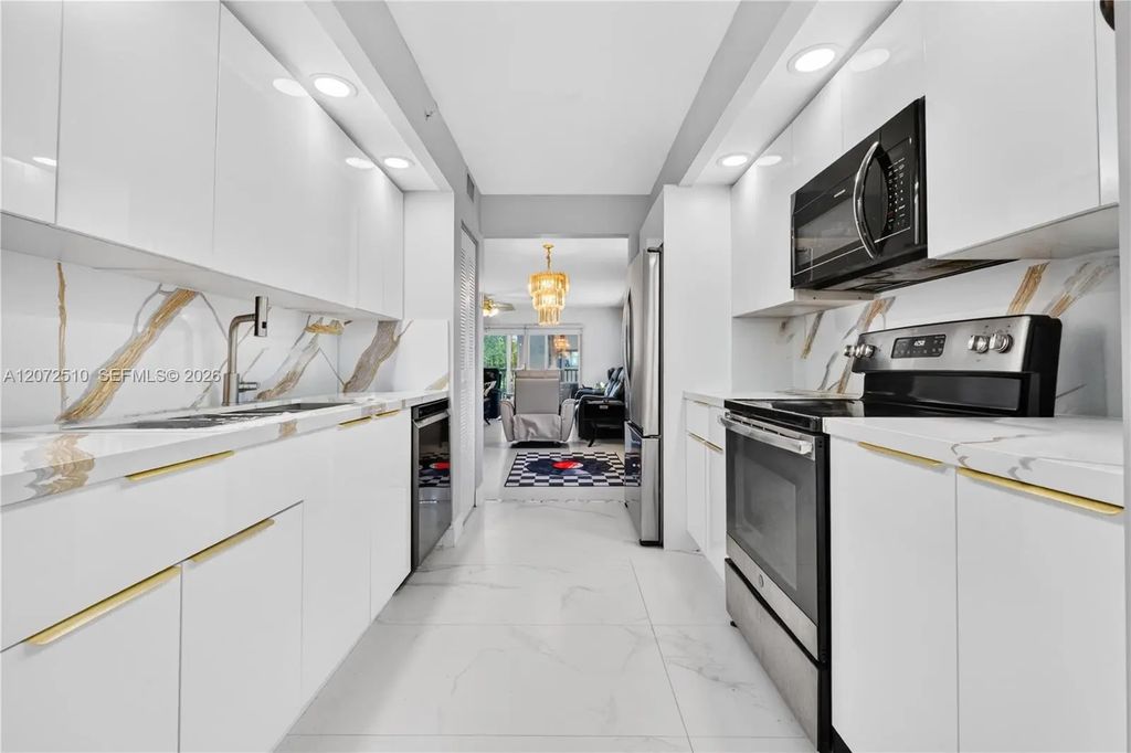 1651 Sw 127th Avenue #212a, Pembroke Pines