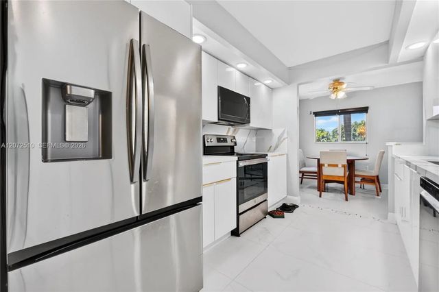 4 of 39 - 1651 Sw 127th Avenue #212a, Pembroke Pines, FL