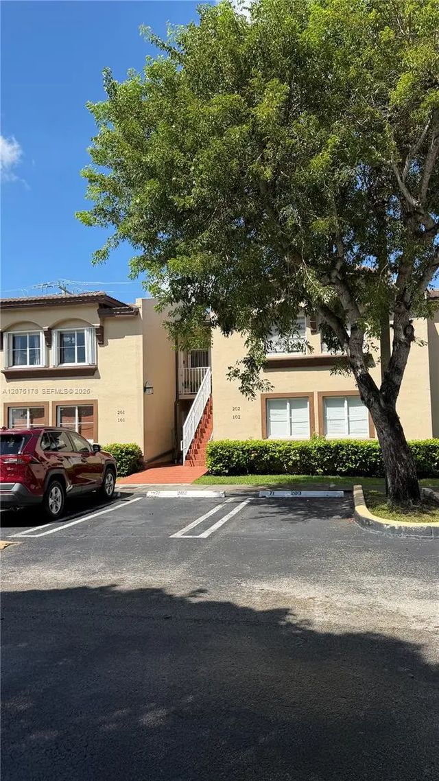 15771 Sw 137th Avenue #201, Miami