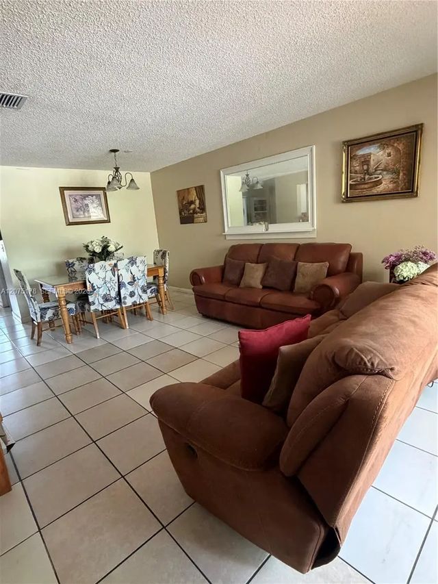 5 of 16 - 15771 Sw 137th Avenue #201, Miami, FL