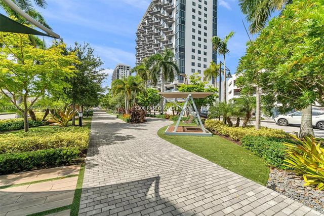 4 of 37 - 5300 Paseo Boulevard #1807, Doral, FL
