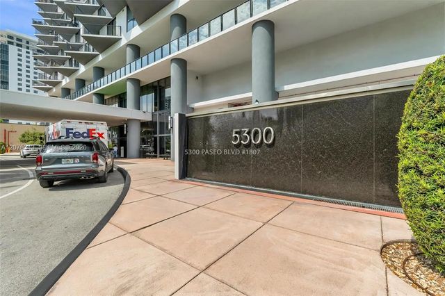 5 of 37 - 5300 Paseo Boulevard #1807, Doral, FL