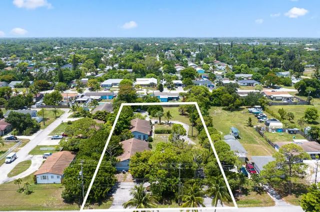 3 of 8 - 4309 Gulfstream Road, Lake Worth, FL