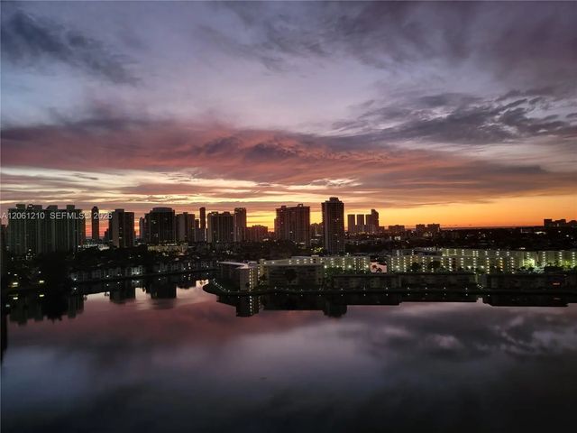 4 of 45 - 18081 Biscayne Boulevard #1805, Aventura, FL