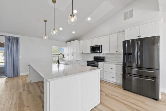 5 of 42 - 3950 Sw Kakopo Street, Port St. Lucie, FL