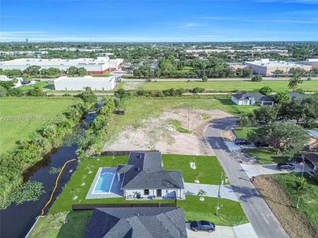 5 of 30 - 1111 Ne 19th Avenue, Cape Coral, FL