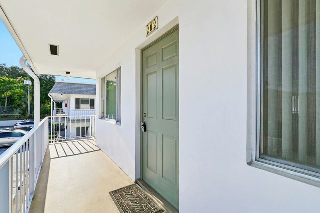 2 of 23 - 2920 Cynthia Lane #202, Lake Worth Beach, FL