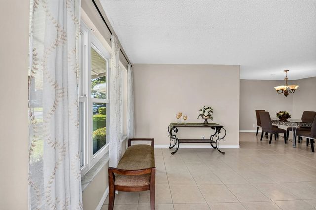 4 of 36 - 7205 W Oakridge Circle, Lake Worth, FL
