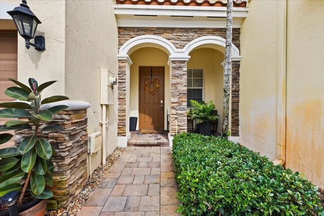 2 of 25 - 130 Emerald Creek Terrace, Plantation, FL