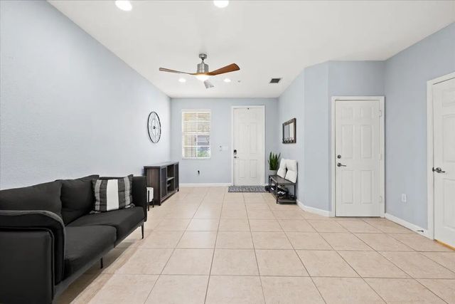 3 of 25 - 130 Emerald Creek Terrace, Plantation, FL