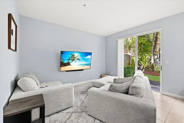 4 of 25 - 130 Emerald Creek Terrace, Plantation, FL