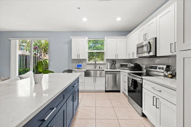 5 of 25 - 130 Emerald Creek Terrace, Plantation, FL