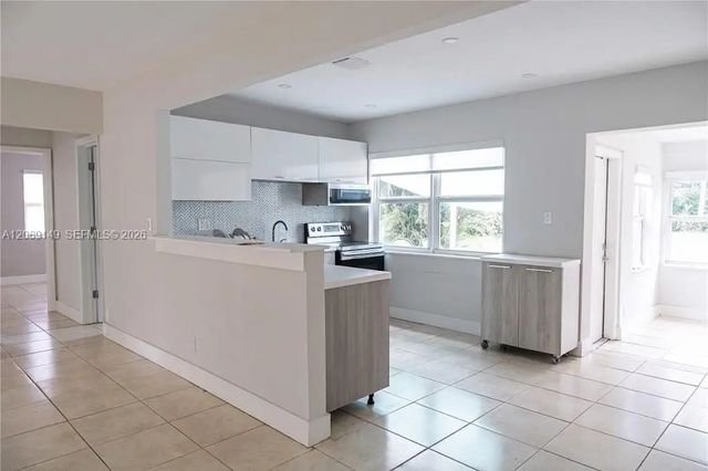4 of 14 - 2842 Jackson Street, Hollywood, FL