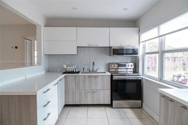 5 of 14 - 2842 Jackson Street, Hollywood, FL