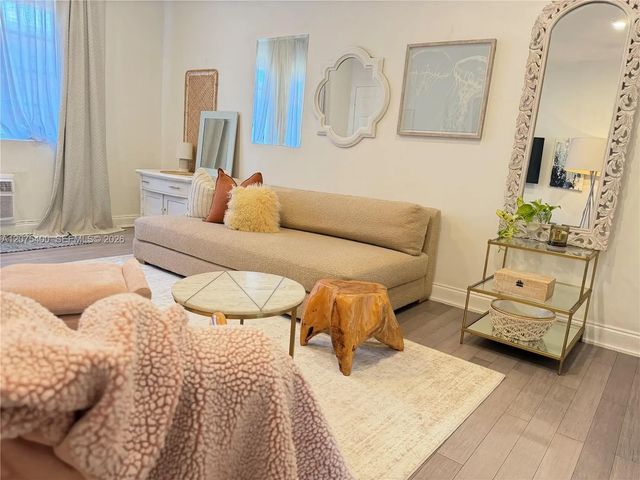5 of 13 - 1227 Euclid Avenue #7, Miami Beach, FL