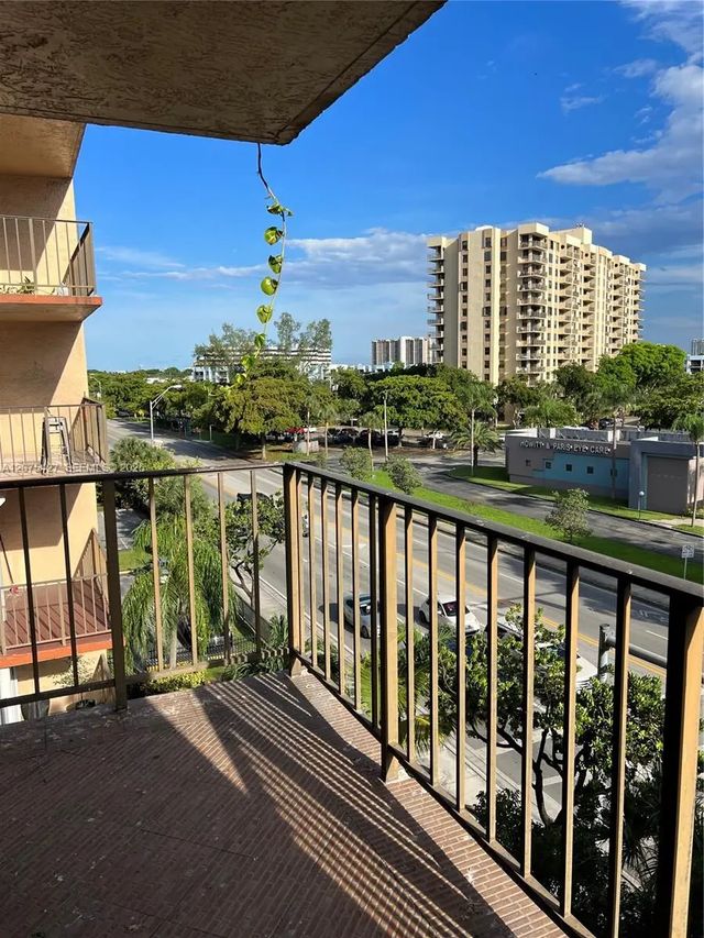 2 of 22 - 1465 Ne 123rd Street #515, North Miami, FL