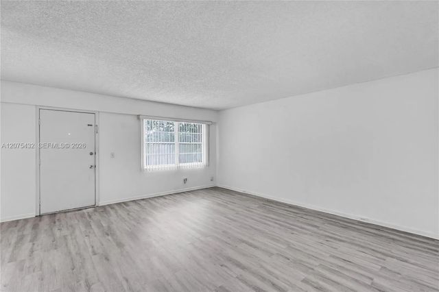 5 of 31 - 300 Sw 134th Way #413e, Pembroke Pines, FL
