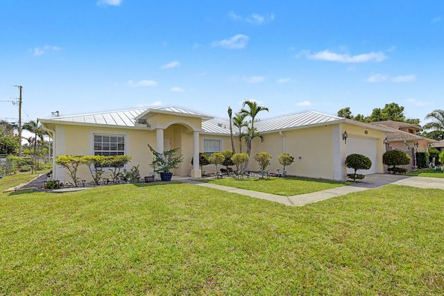 3 of 32 - 2585 Se Lakewood Street, Port St. Lucie, FL
