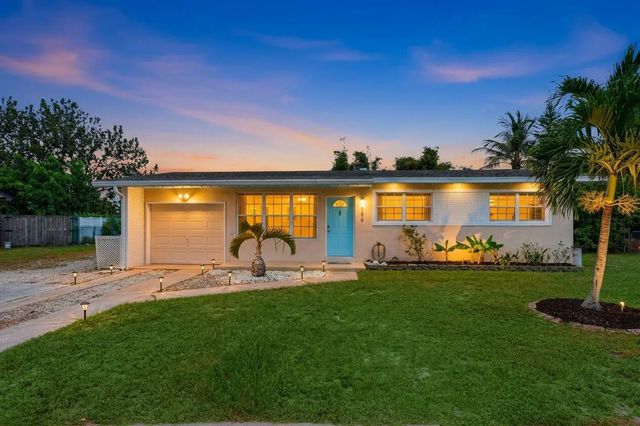 2 of 23 - 156 Granada Drive, Palm Springs, FL