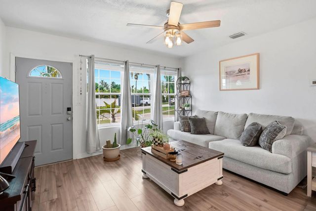 4 of 23 - 156 Granada Drive, Palm Springs, FL