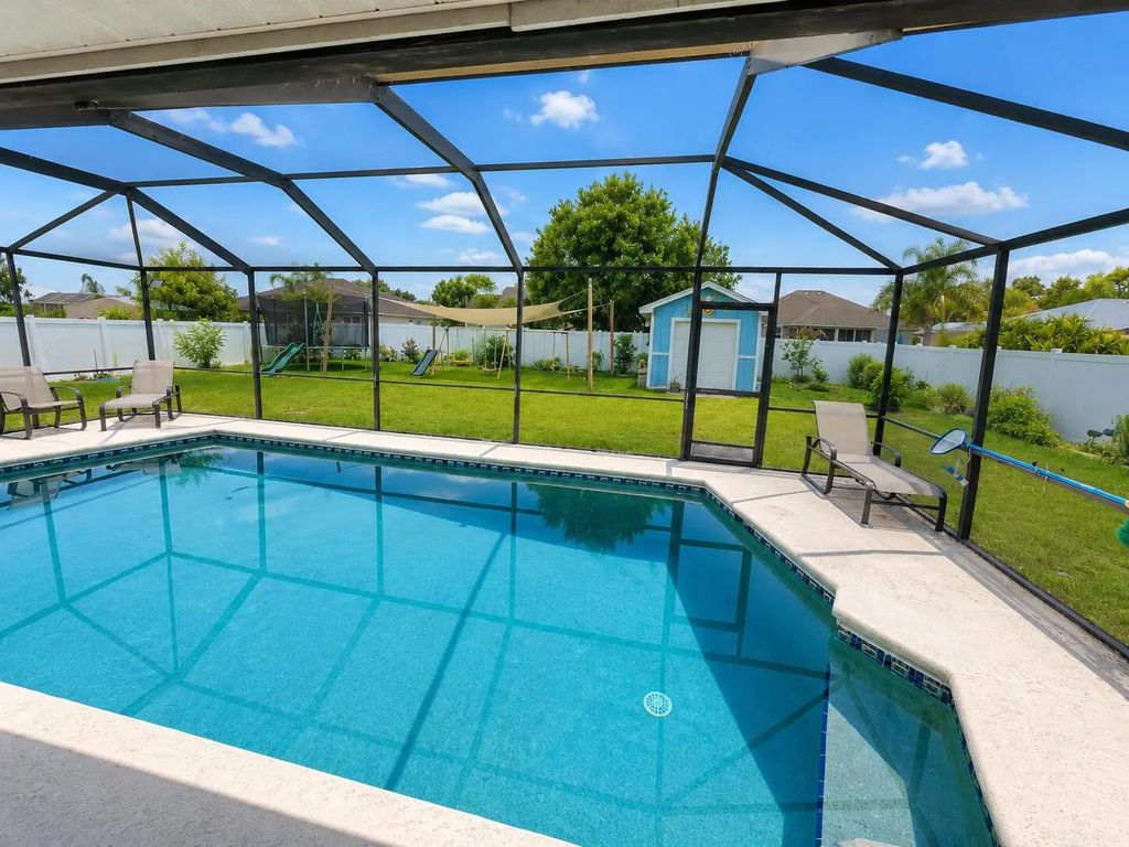 230 Sw Inwood Avenue, Port St. Lucie