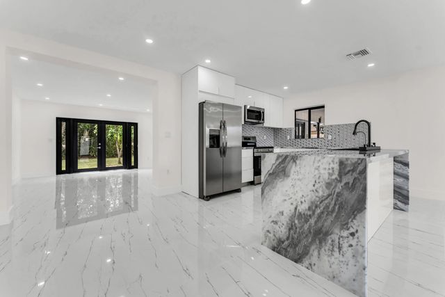 4 of 38 - 1252 Nw 172nd Terrace, Miami Gardens, FL