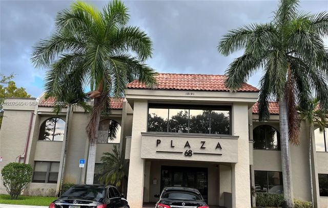 18191 Nw 68th Avenue #212, Miami