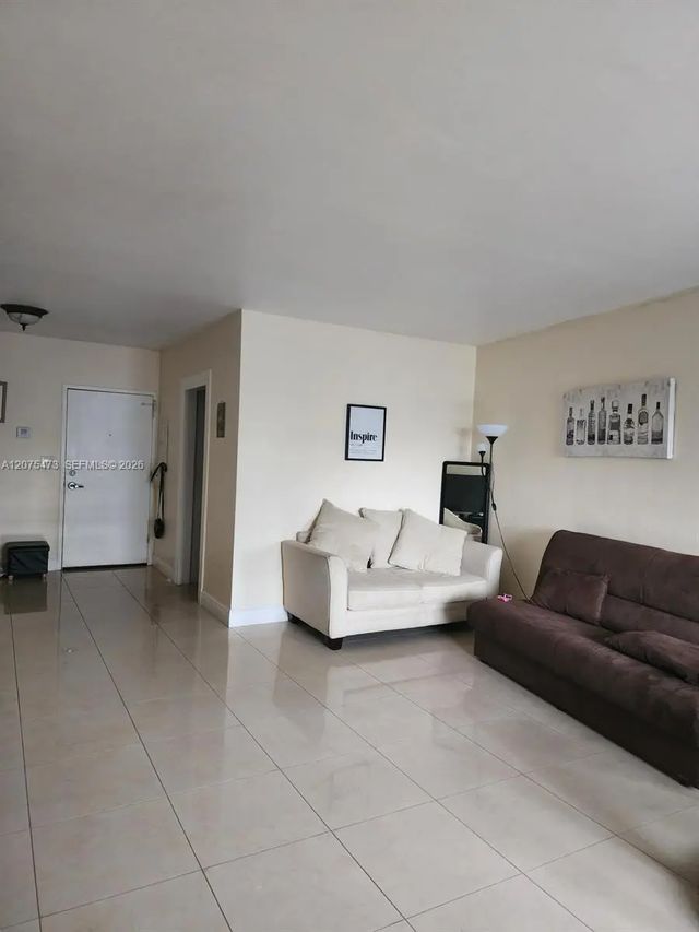 7441 Wayne Avenue #3o, Miami Beach