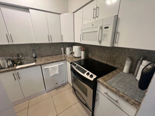 3 of 11 - 7441 Wayne Avenue #3o, Miami Beach, FL