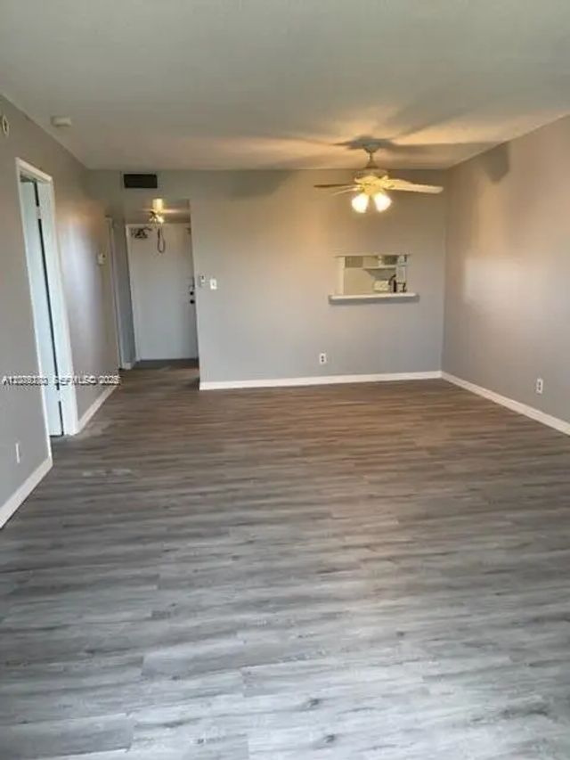3 of 9 - 950 Hillcrest Drive #506, Hollywood, FL