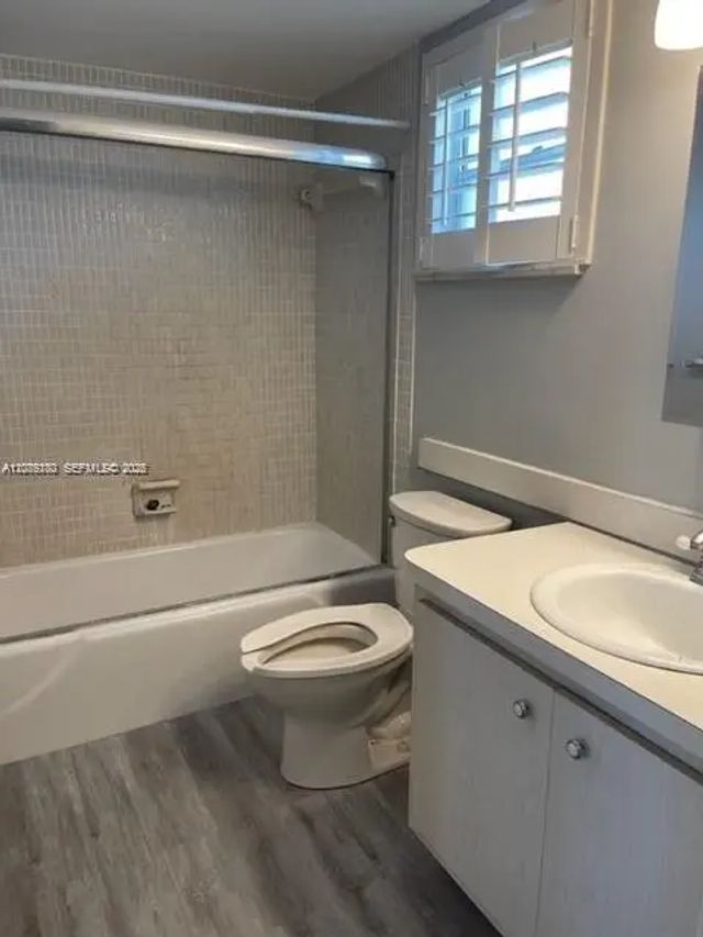 5 of 9 - 950 Hillcrest Drive #506, Hollywood, FL
