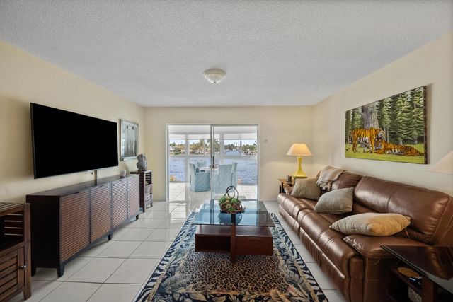 4 of 24 - 725 N Riverside Drive #203, Pompano Beach, FL
