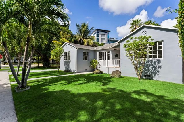 902 Nw 10th Court, Miami