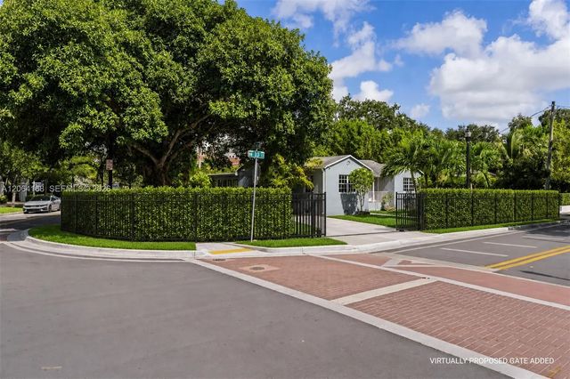 5 of 39 - 902 Nw 10th Court, Miami, FL