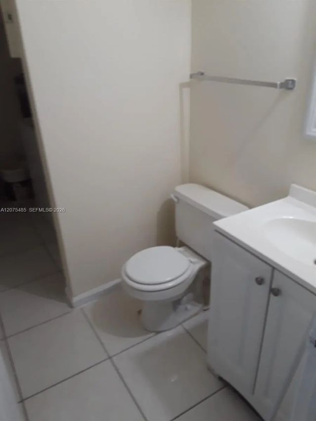 4 of 7 - 125 San Remo Boulevard, North Lauderdale, FL