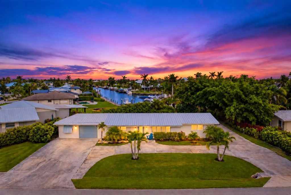 387 Sw Riverway Boulevard, Palm City