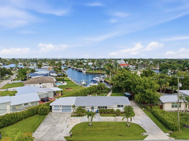 3 of 48 - 387 Sw Riverway Boulevard, Palm City, FL