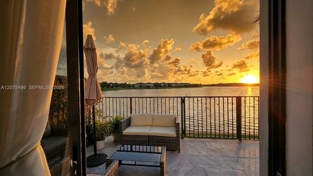 16017 Nw 91st Court, Miami Lakes