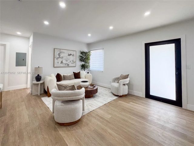 5 of 25 - 1119 Nw 11th Court, Fort Lauderdale, FL