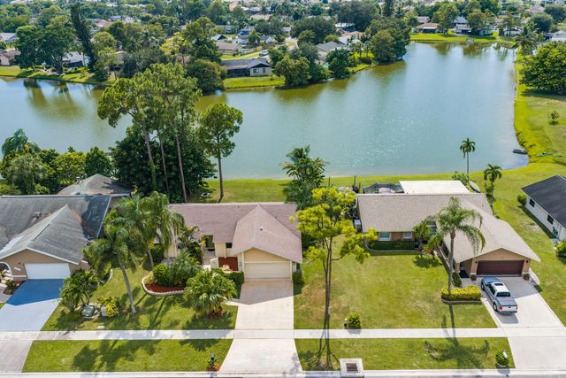 3 of 44 - 217 Parkwood Drive S, Royal Palm Beach, FL