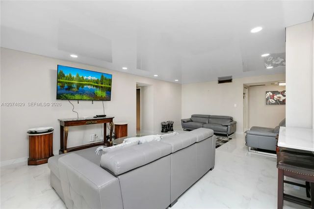 4 of 35 - 1880 S Ocean Drive #406, Hallandale Beach, FL