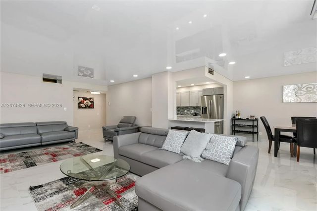 5 of 35 - 1880 S Ocean Drive #406, Hallandale Beach, FL