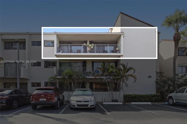 6305 Gage Place #306-a, Miami Lakes